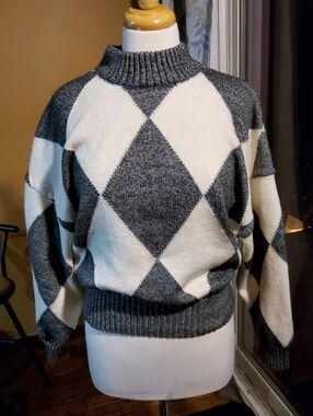 Pringle Of Scotland Gray and White Argyle Turtleneck Sweater